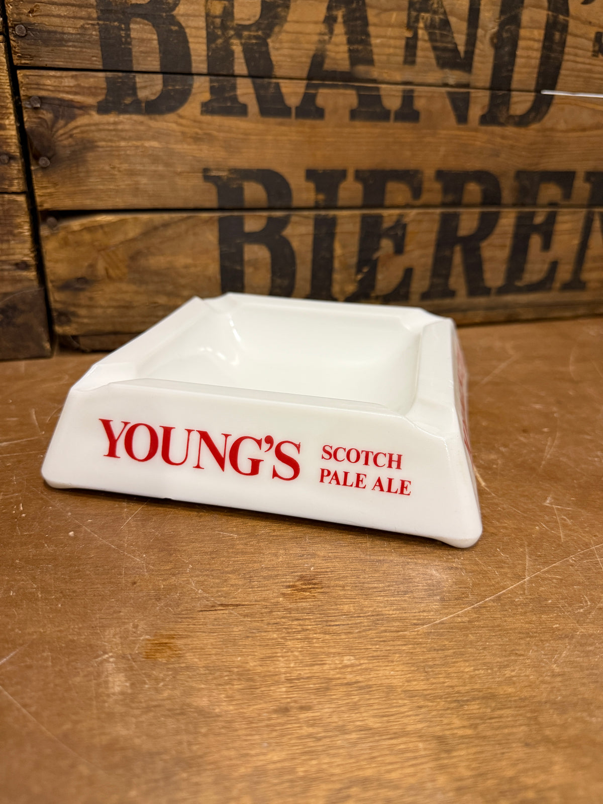 Vintage Young's Scotch Pale Ale reclameasbak