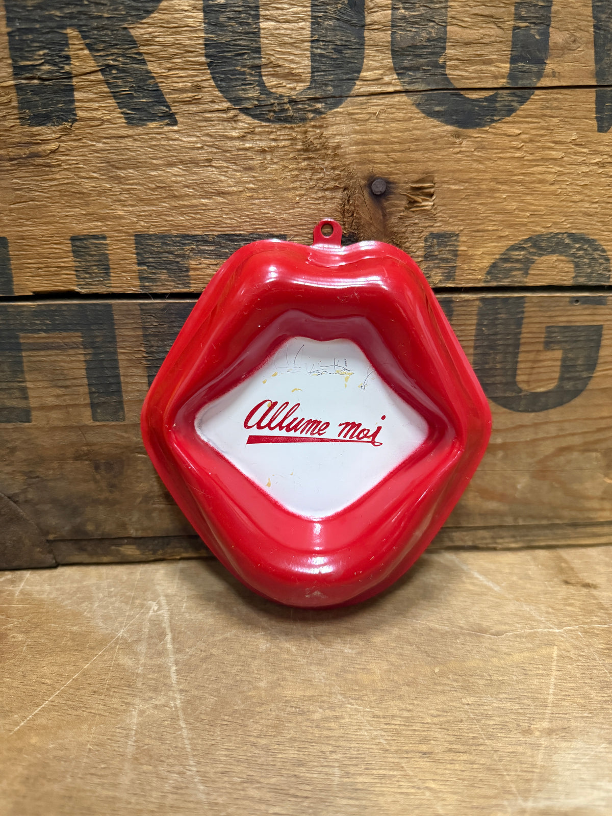 Vintage metalen lippen asbakken
