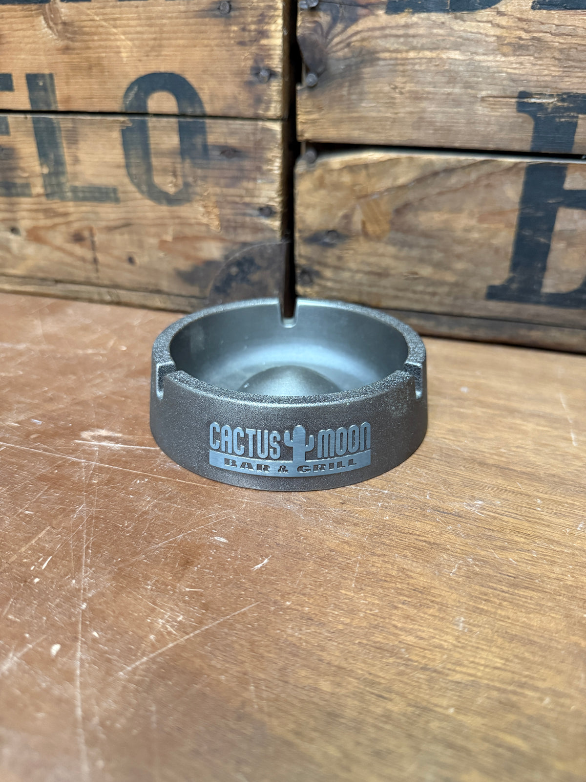 Vintage Cactus Moon Bar & Grill metalen asbak
