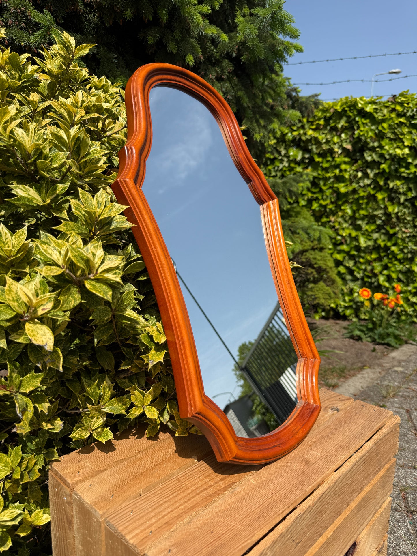 Vintage Houten Wandspiegel met Sierlijke Lijst