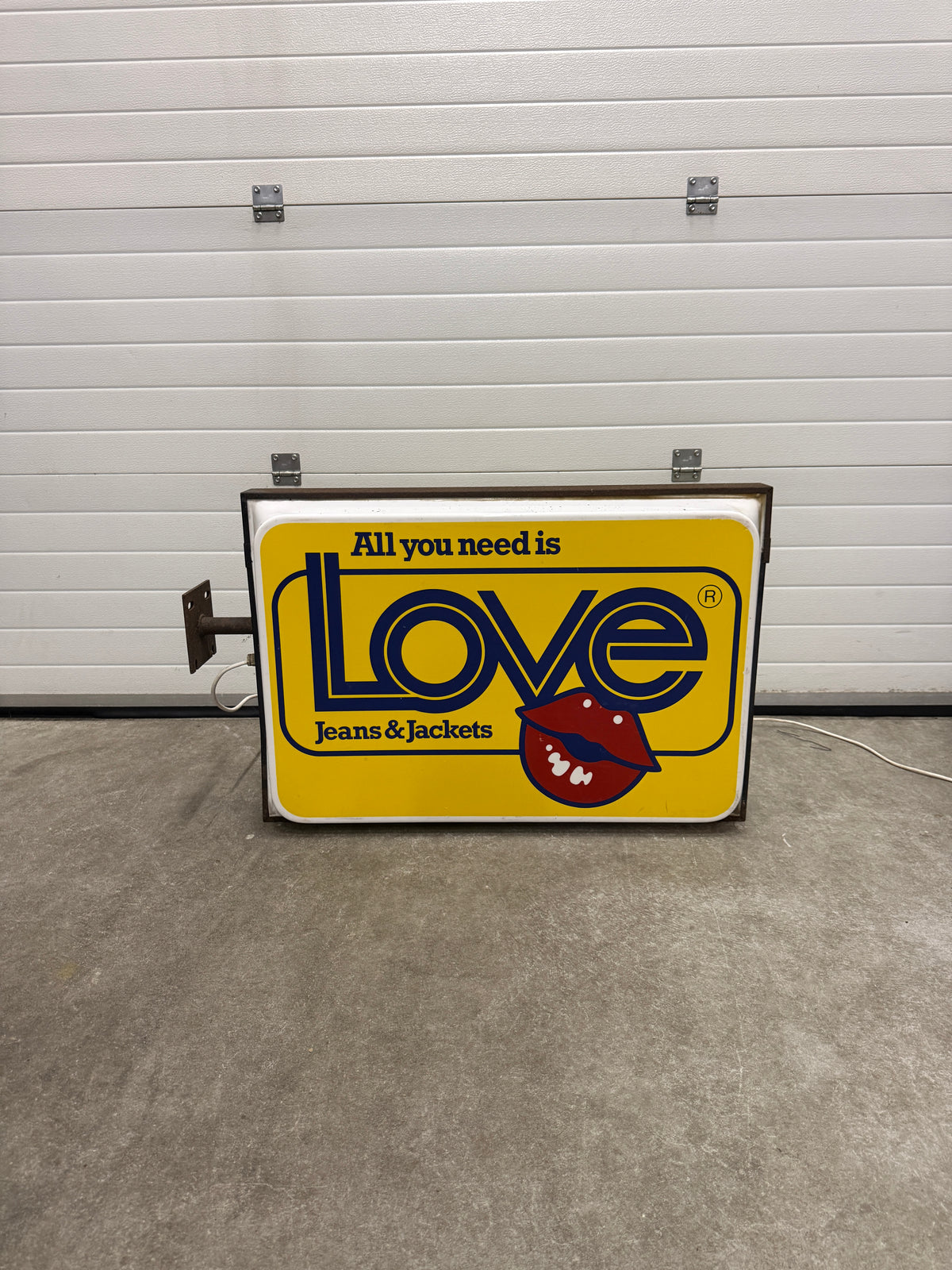All You Need Is Love Jeans & Jackets lichtbak