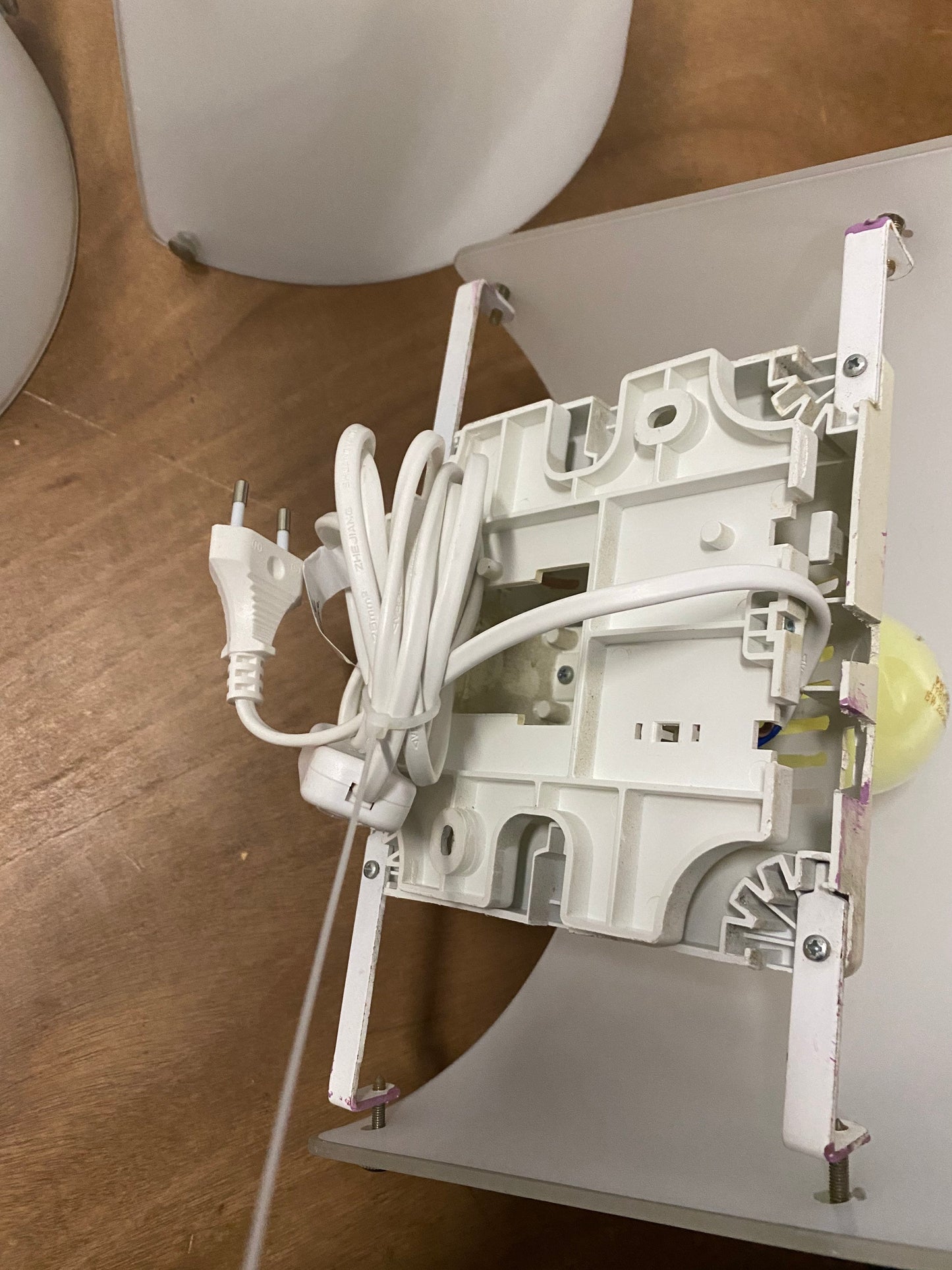 1 of 3 Vintage Wall Lamps Milk Glass, Postmodern Design Lights, 1980s Home Interior, Made in Italy