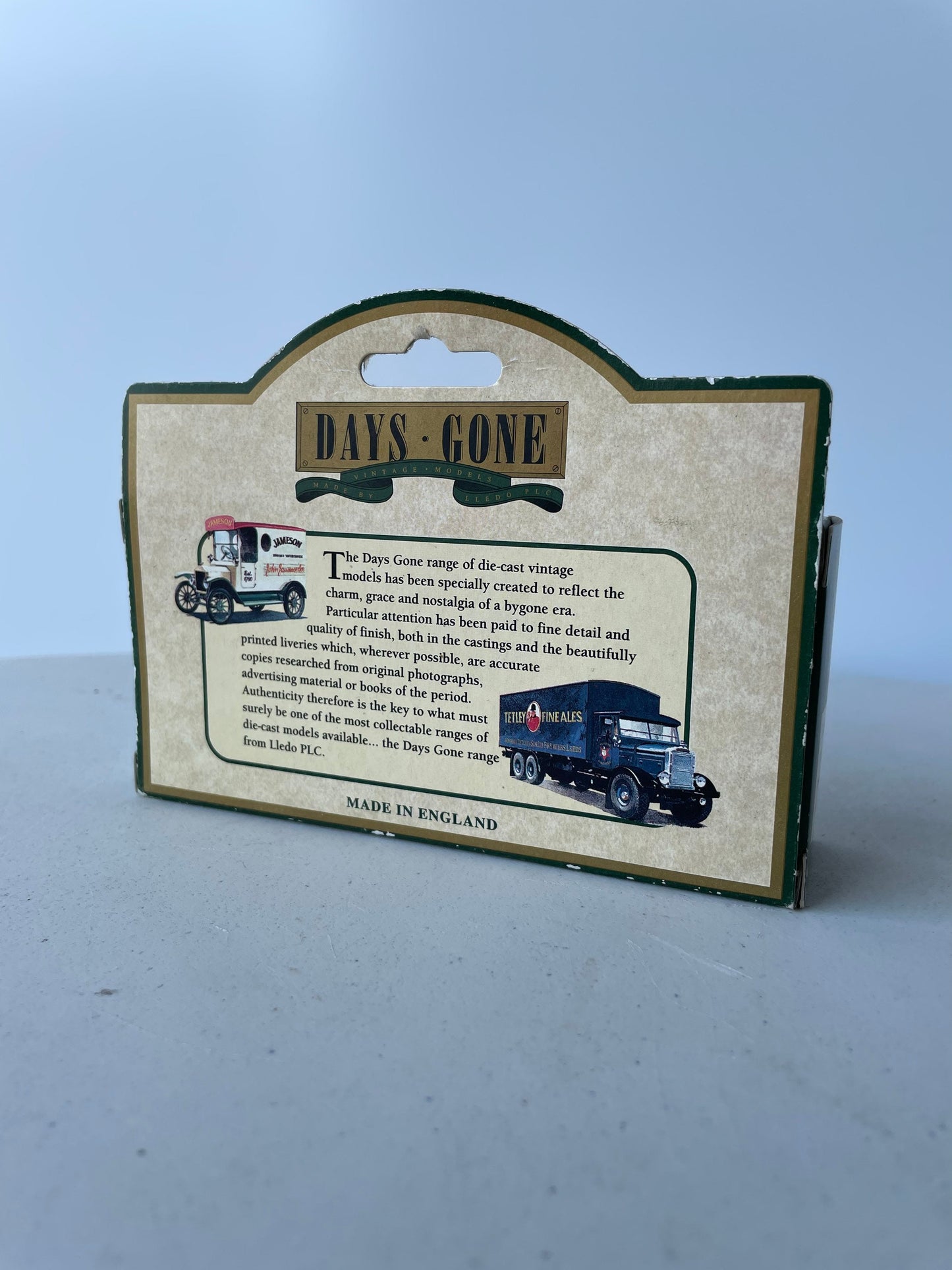 Lledo Diecast Model 1934 Mack Truck Canvas - Back Kaffee Hag - No. 28029