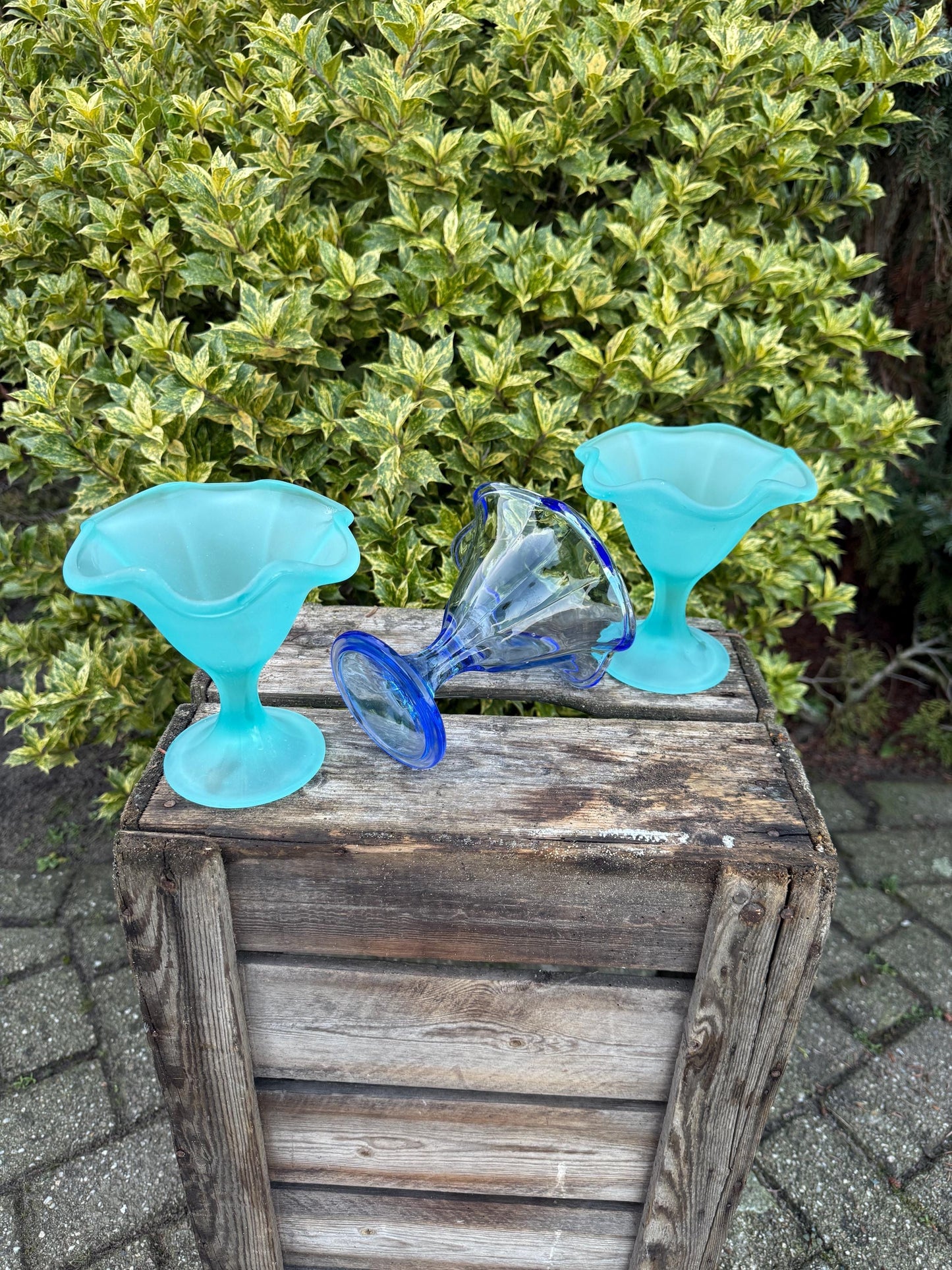Set of 3 Vintage Ice Cream Glasses Blue Dessert Coupes