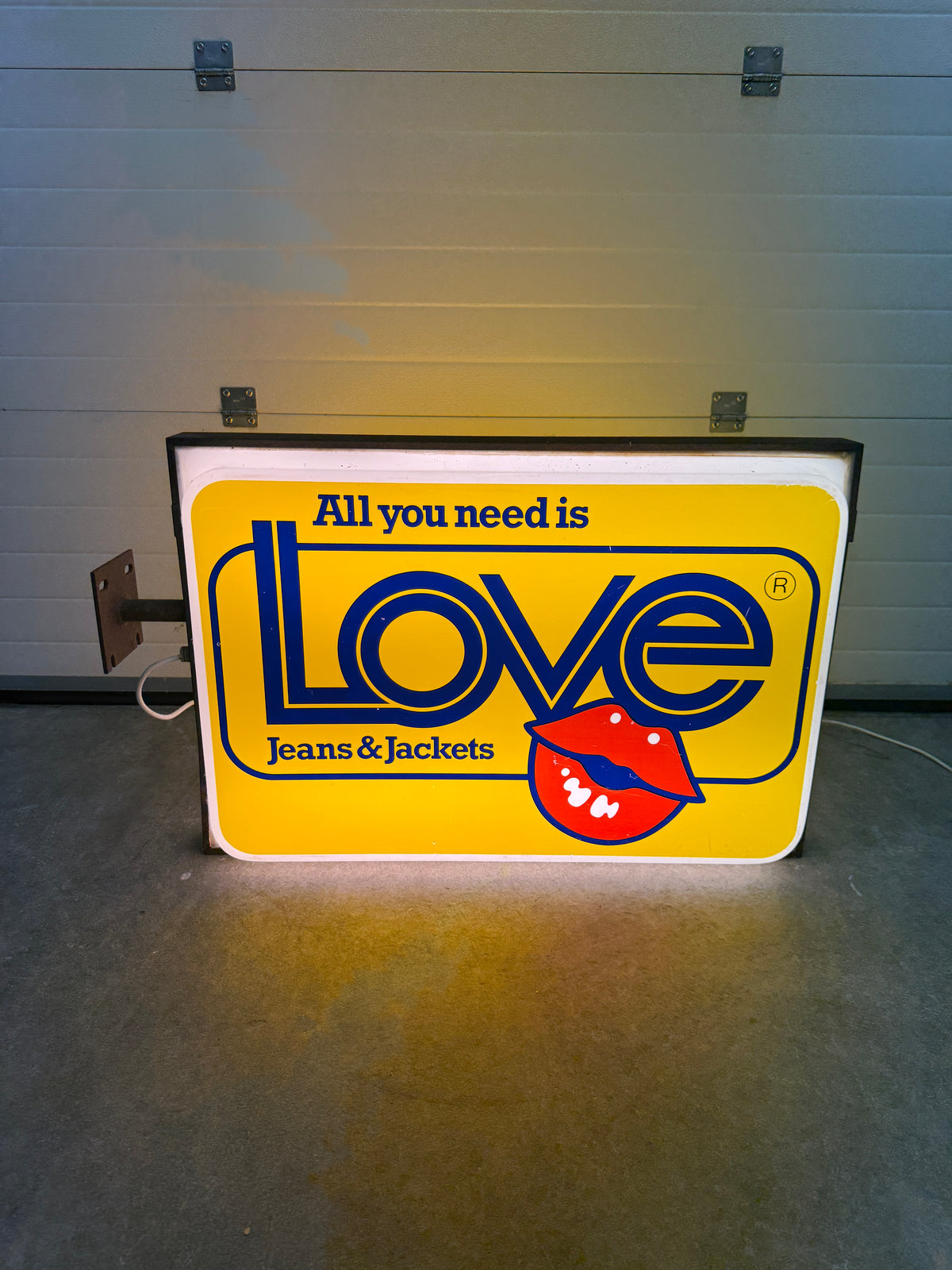 All You Need Is Love Jeans & Jackets lichtbak
