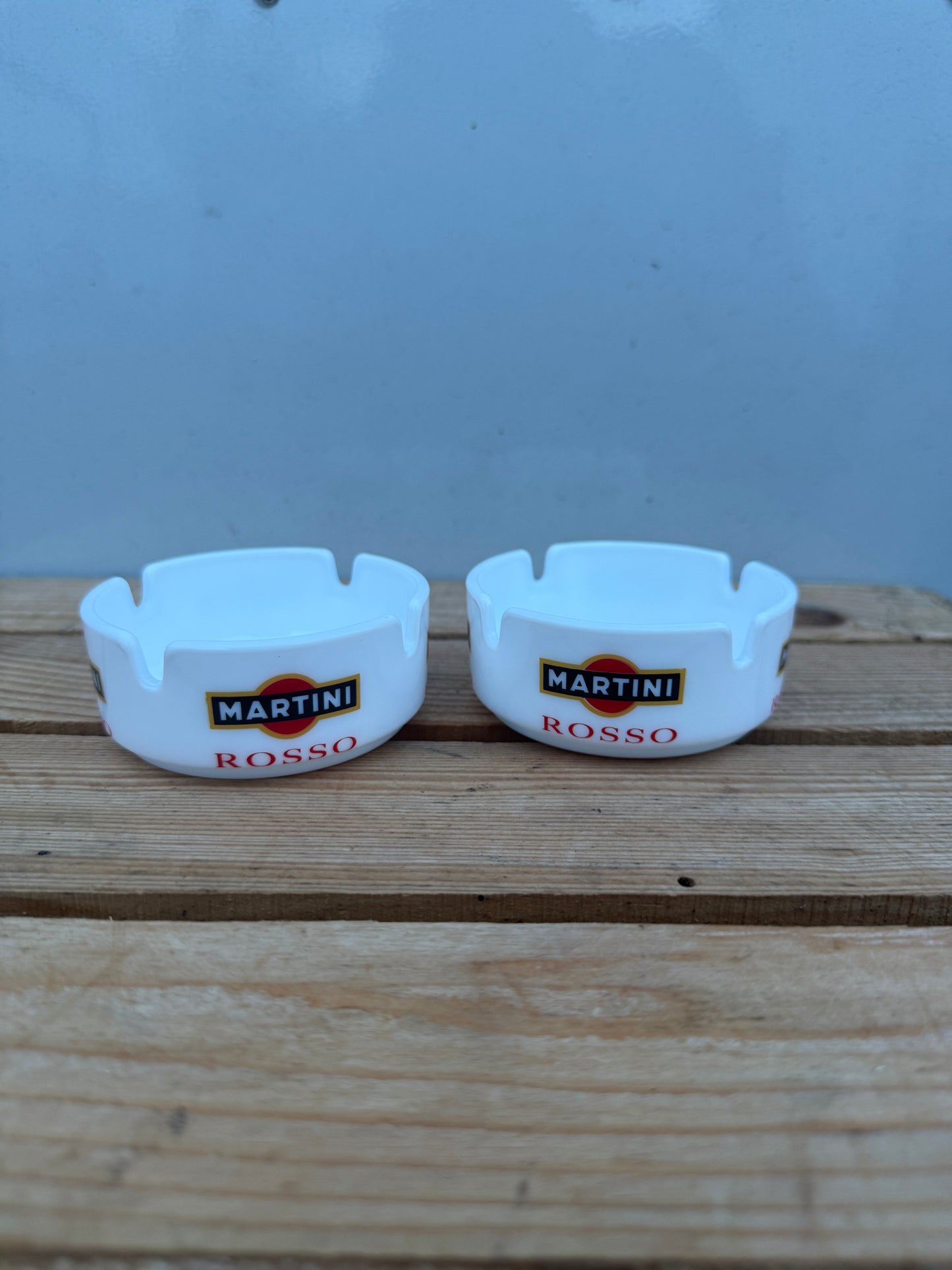 Martini Rosso asbak klein opaalglas