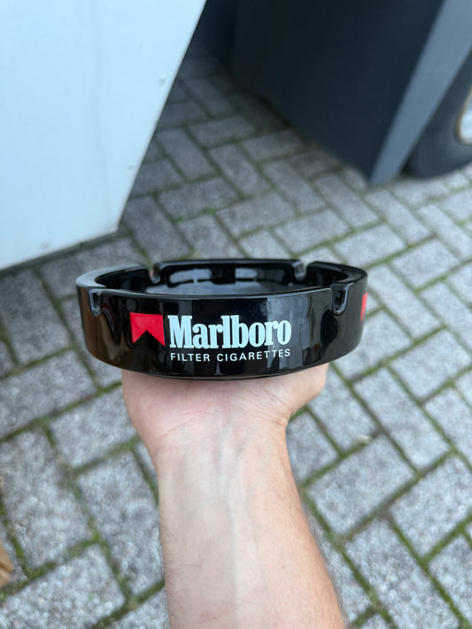 Marlboro zwarte reclame asbak