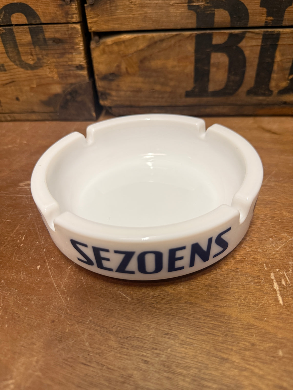 Sezoens reclameasbak
