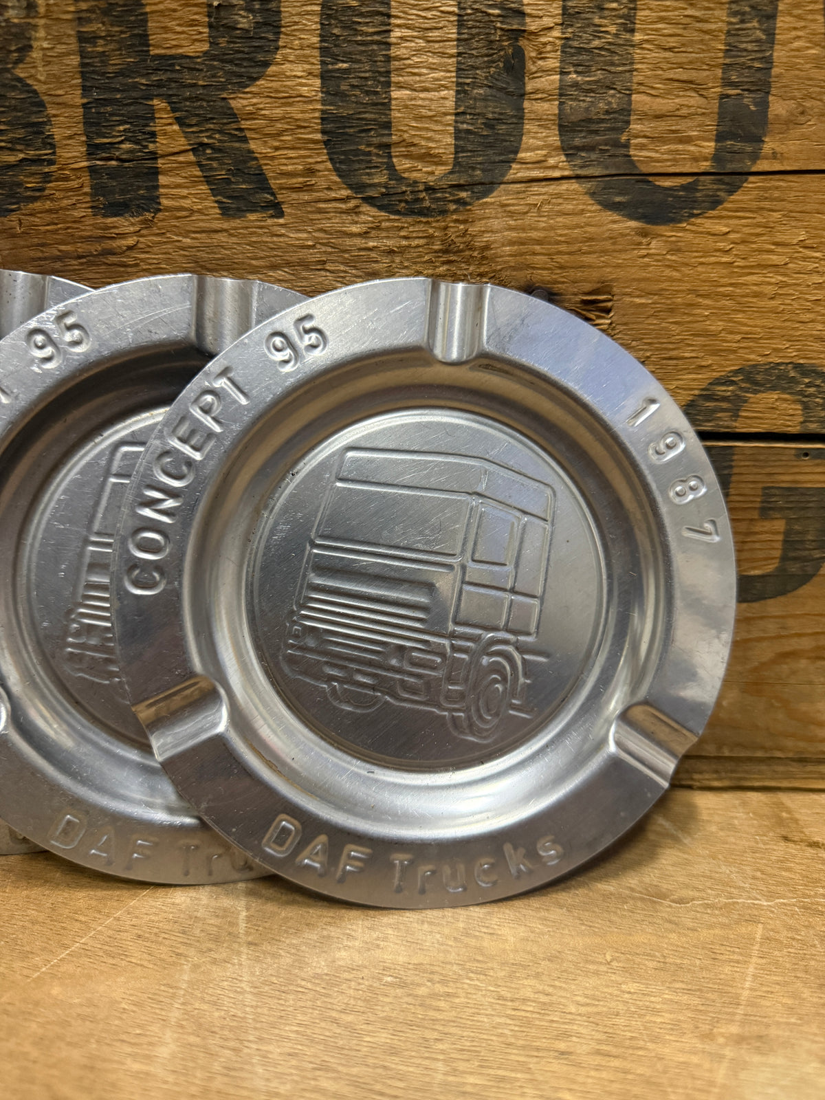 Vintage DAF Trucks metalen reclameasbakken