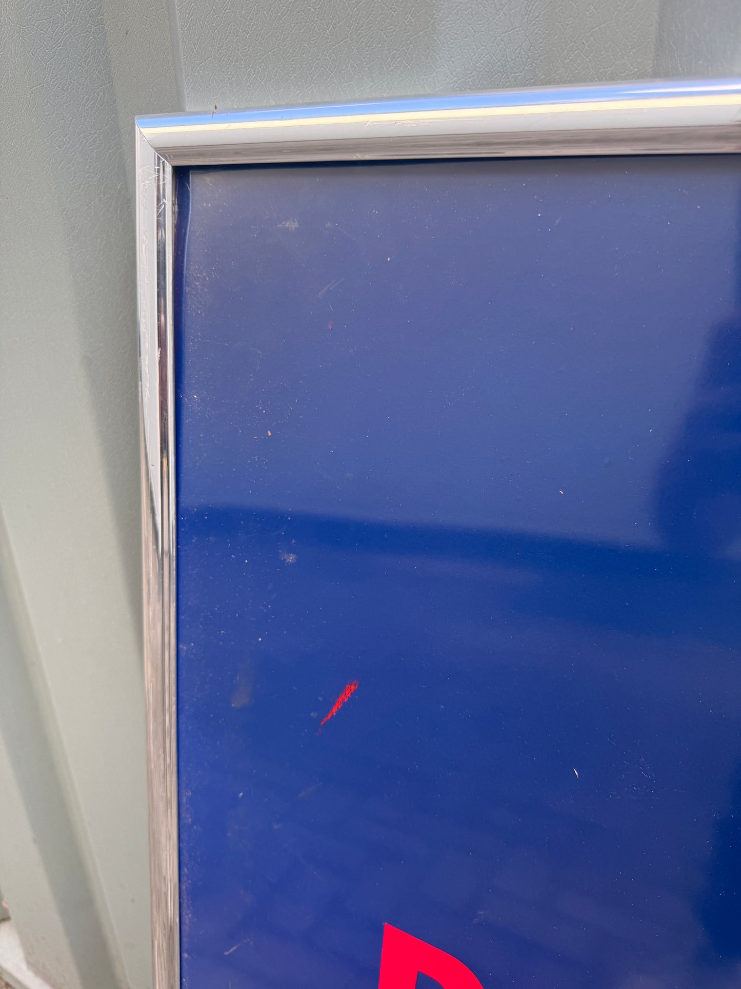 Originele vintage Red Bull poster in frame (100x70 cm)