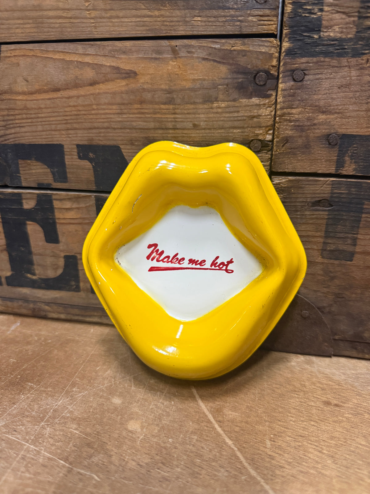 Vintage metalen lippen asbakken