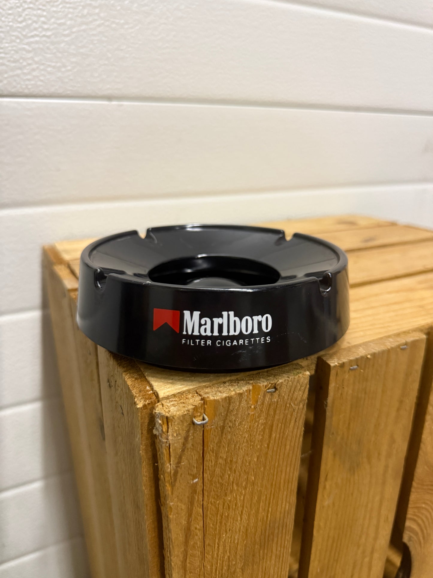 Marlboro reclame asbak zwart Ornamin