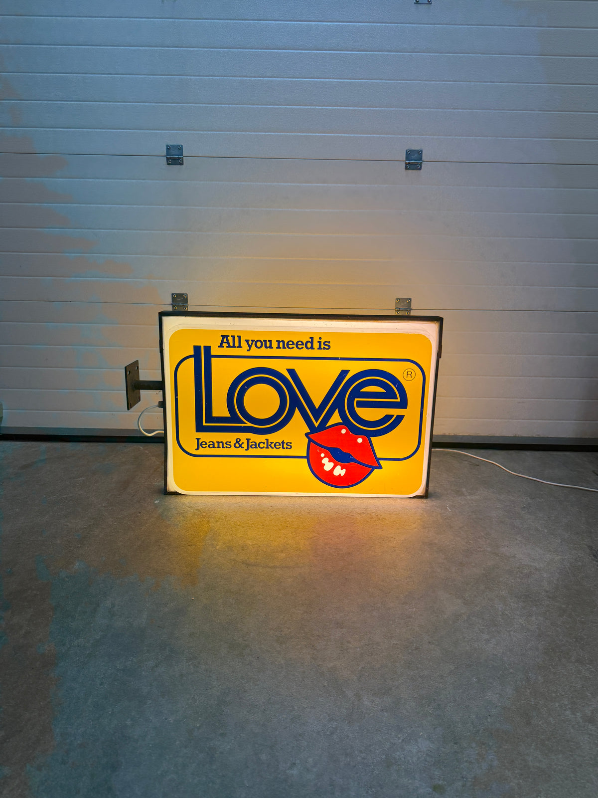 All You Need Is Love Jeans & Jackets lichtbak