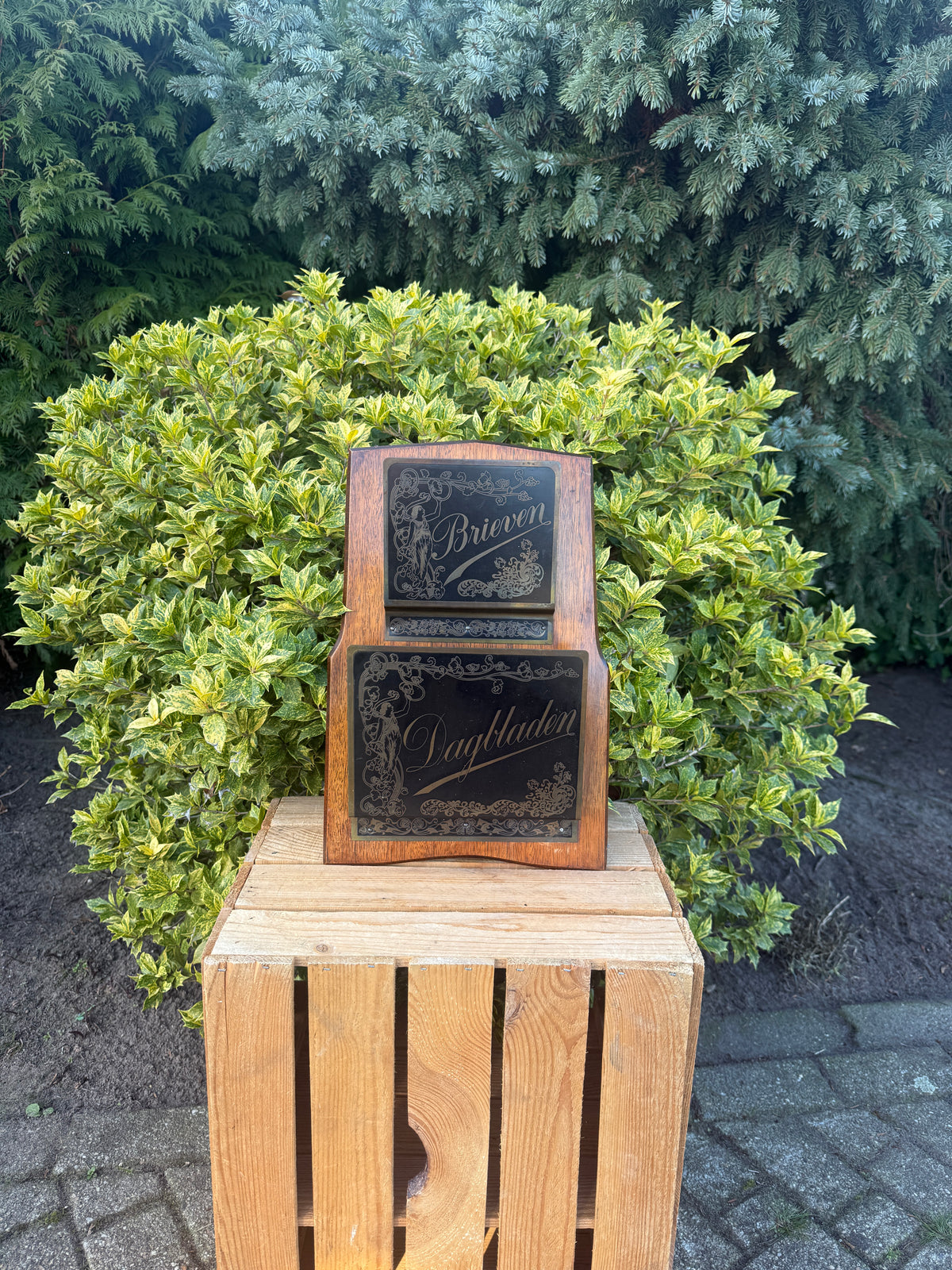 Vintage brieven en dagbladen wandhouder