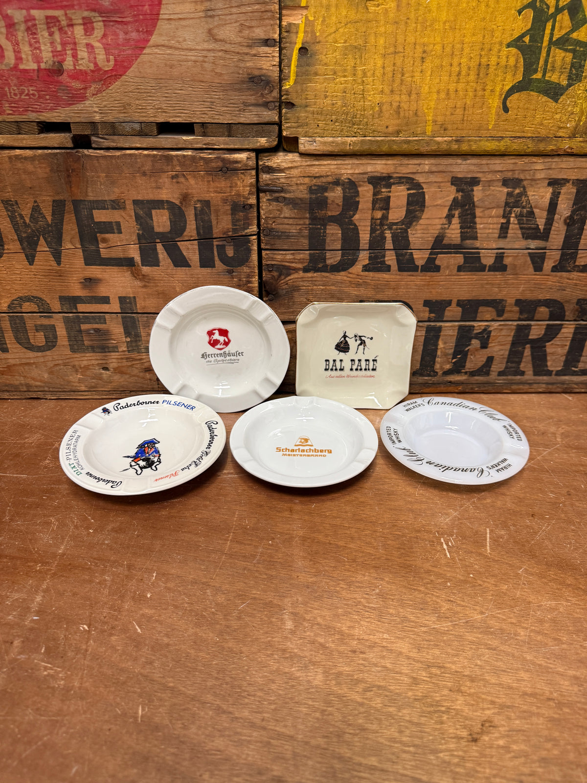 Vintage witte reclame asbakken diverse merken