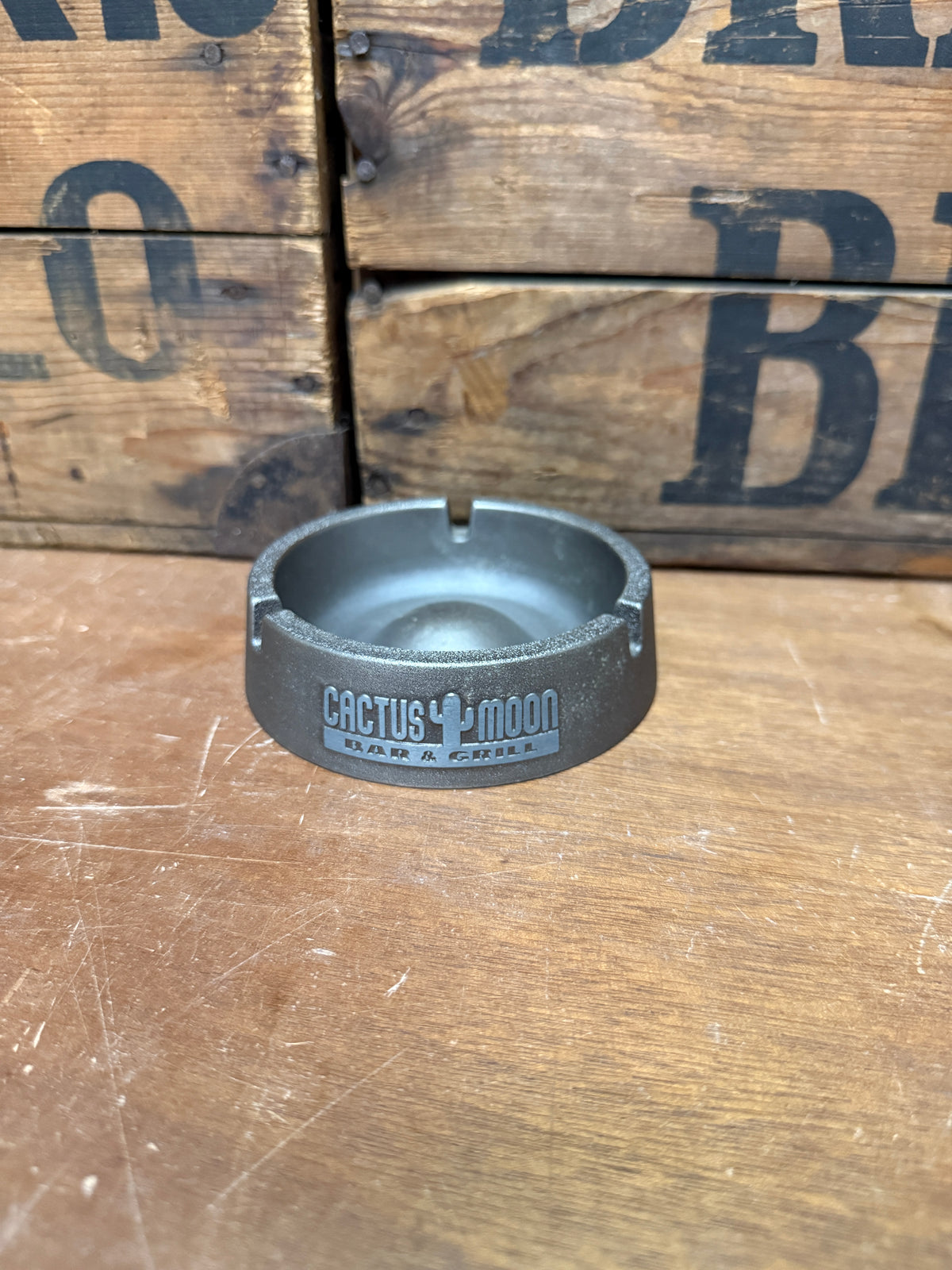 Vintage Cactus Moon Bar & Grill metalen asbak
