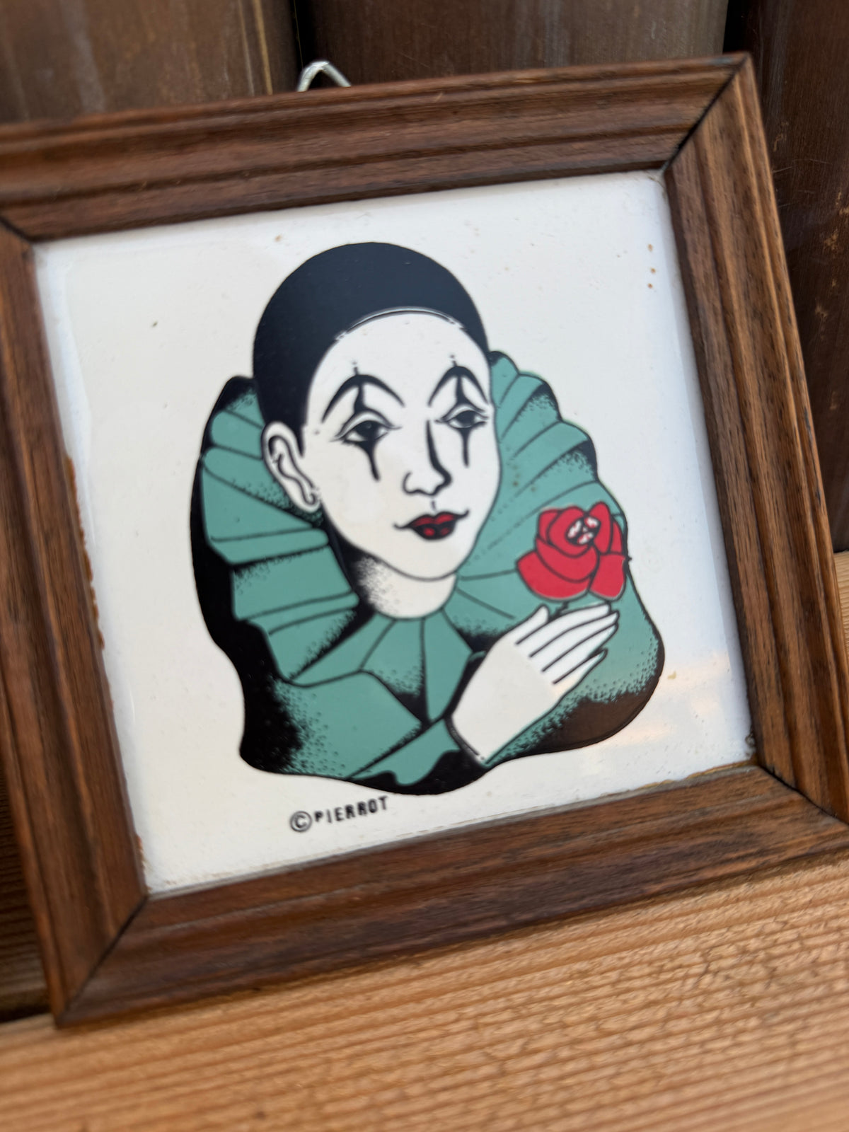 Set 2 vintage Pierrot wandtegels in houten lijst