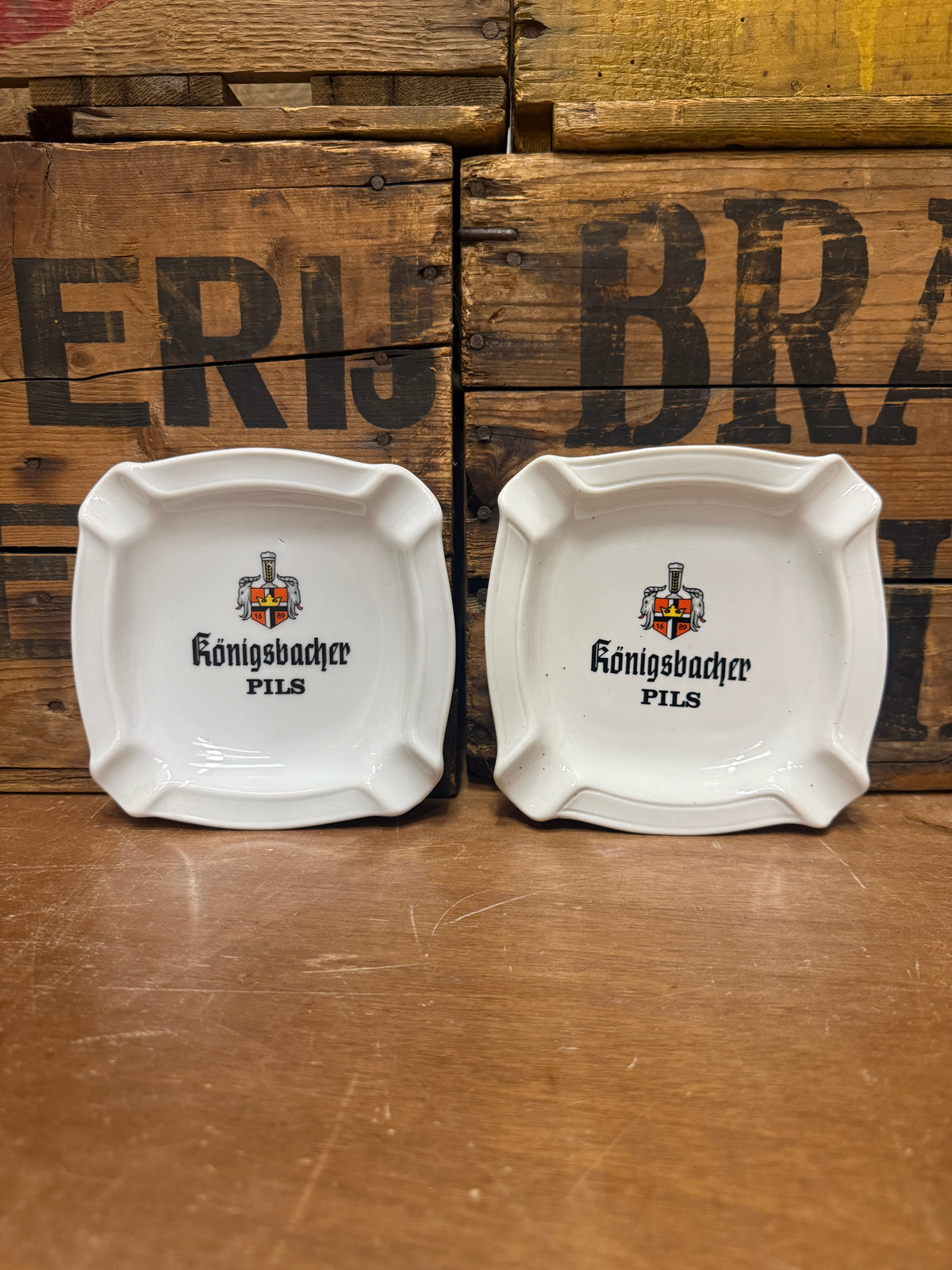 Vintage Königsbacher reclameasbak