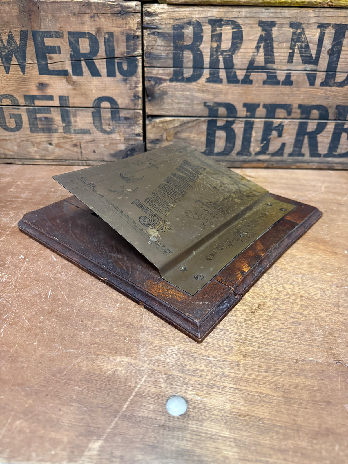 Vintage Journaux houten dagbladhouder