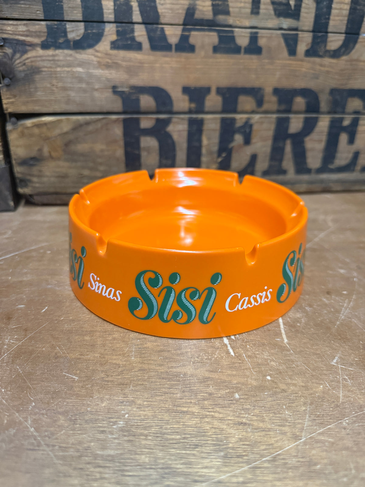 Sisi Cassis en Sinas reclameasbak