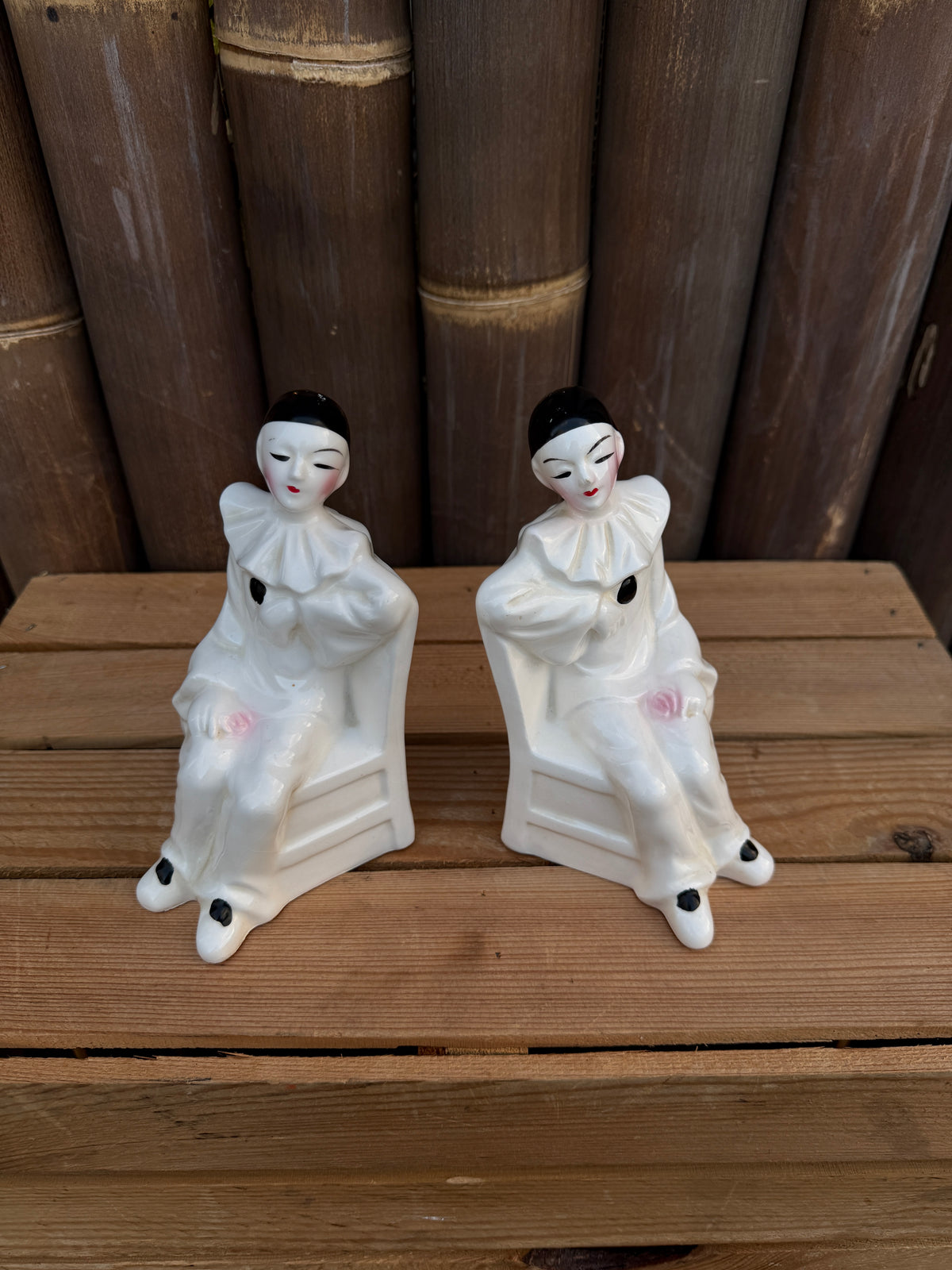Set 2 vintage Pierrot clown boekensteunen keramiek