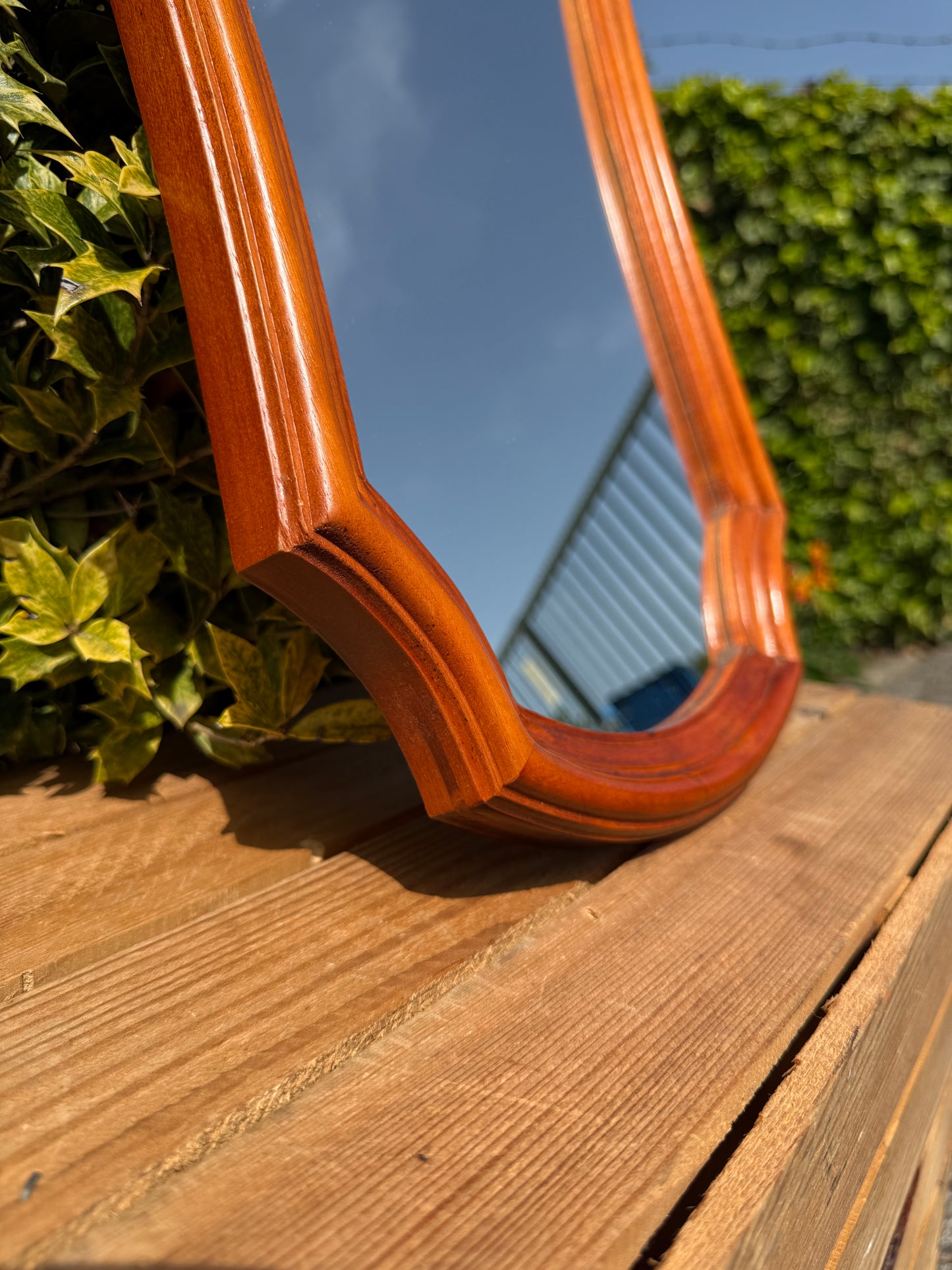 Vintage Houten Wandspiegel met Sierlijke Lijst