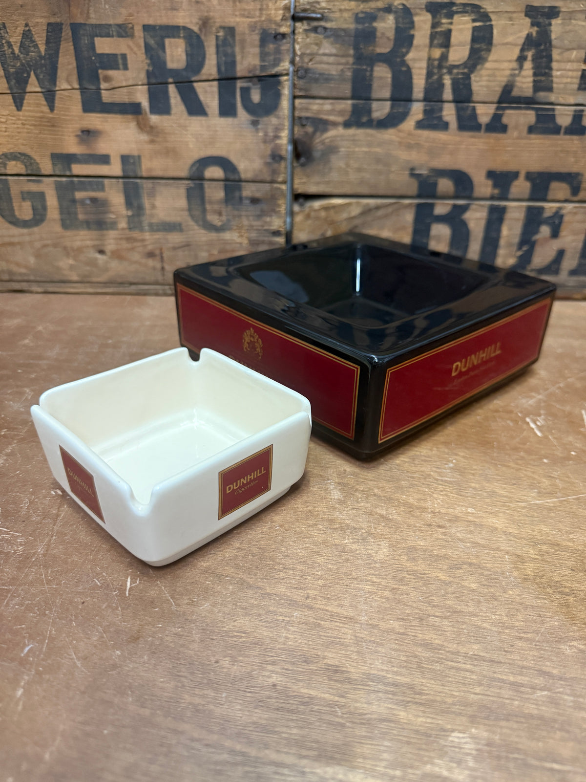 Dunhill reclameasbak