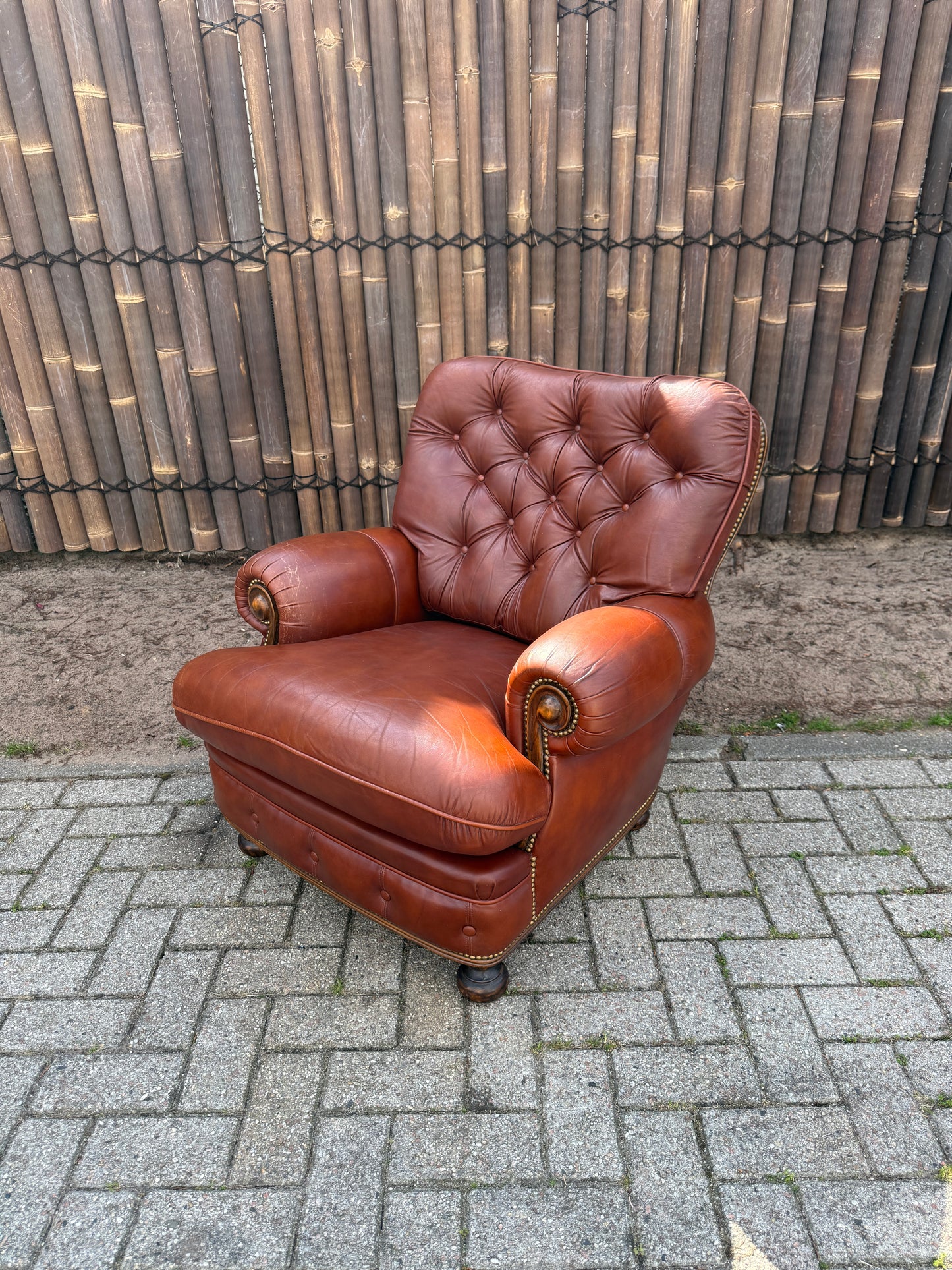 Vintage Chesterfield stijl fauteuil bruin