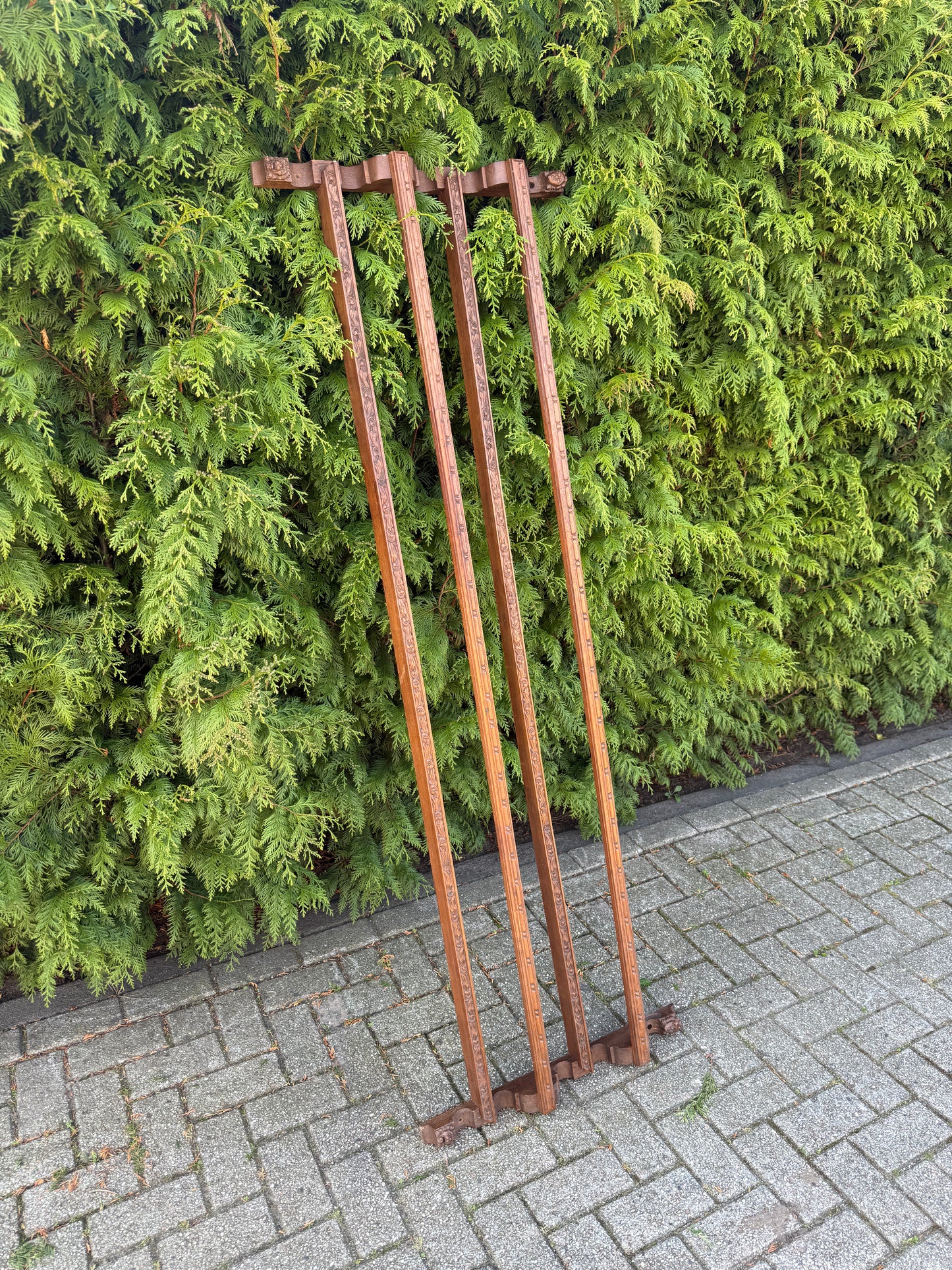 Antiek houten bordenrek groot