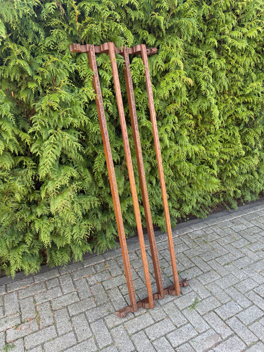 Antiek houten bordenrek groot