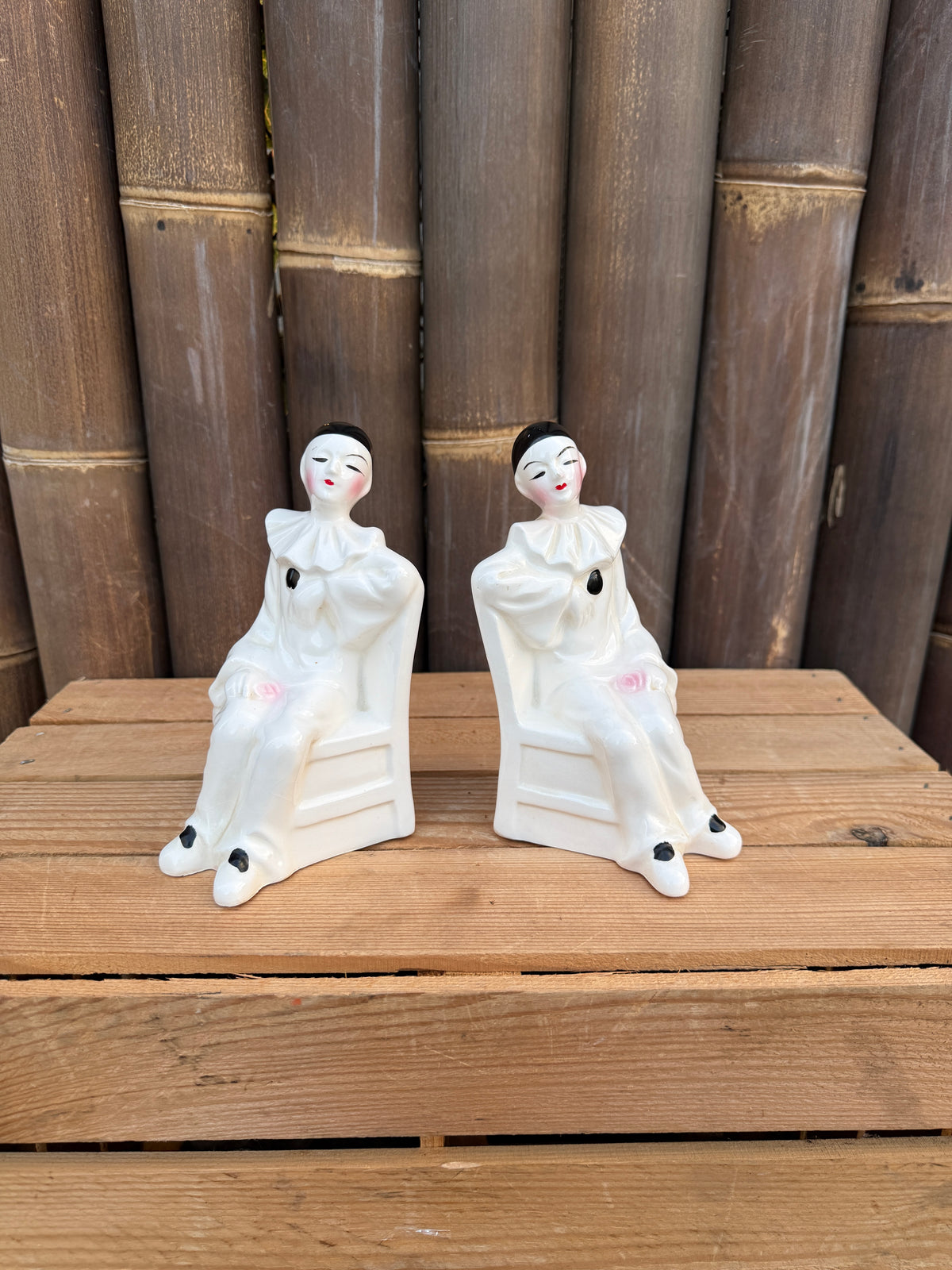 Set 2 vintage Pierrot clown boekensteunen keramiek