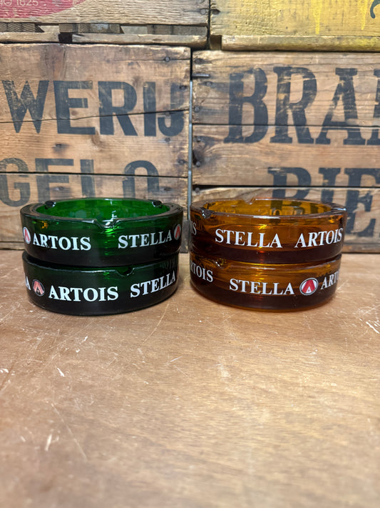 Stella Artois reclameasbakken in bruin en groen