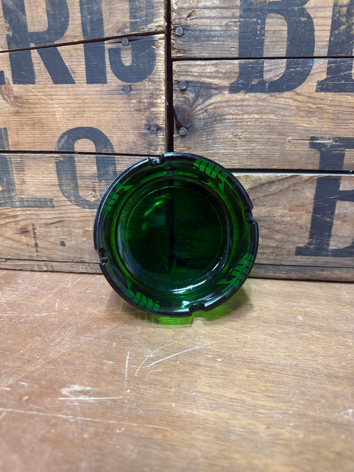Vintage 7-Up donkergroene glazen reclame asbak