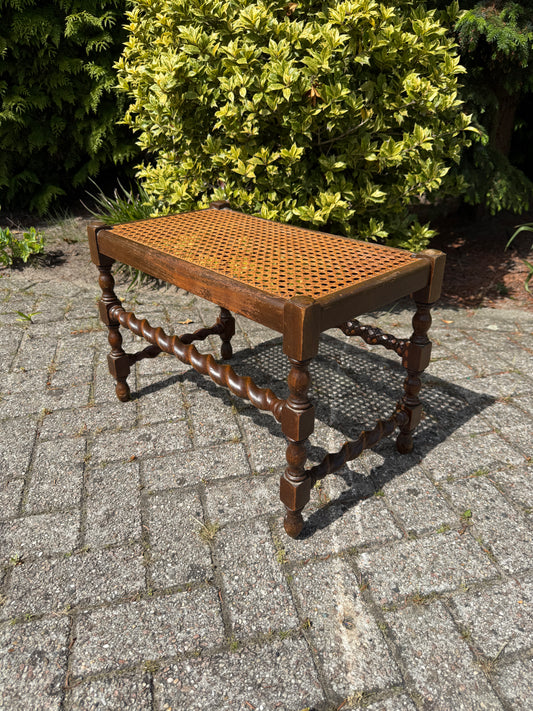 Vintage Houten Krukje met Webbing Zitting