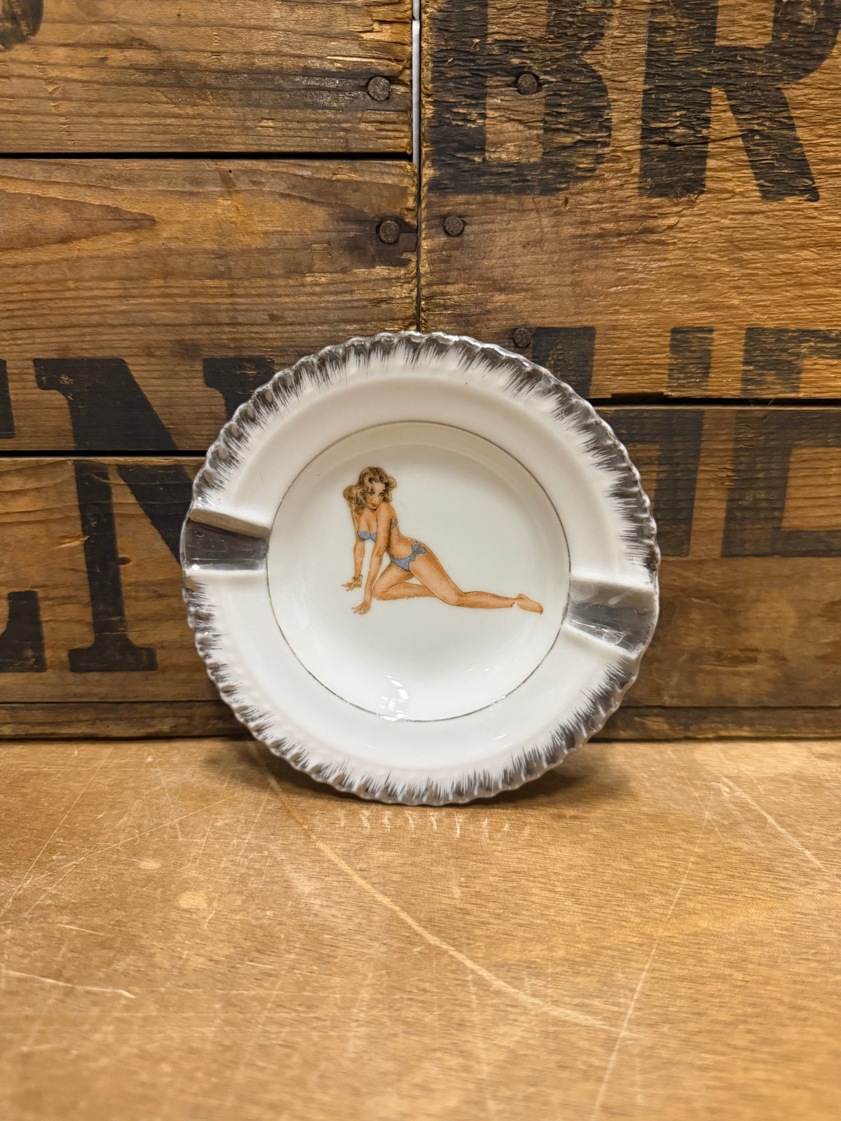 Vintage VEPE pin up asbak met luster