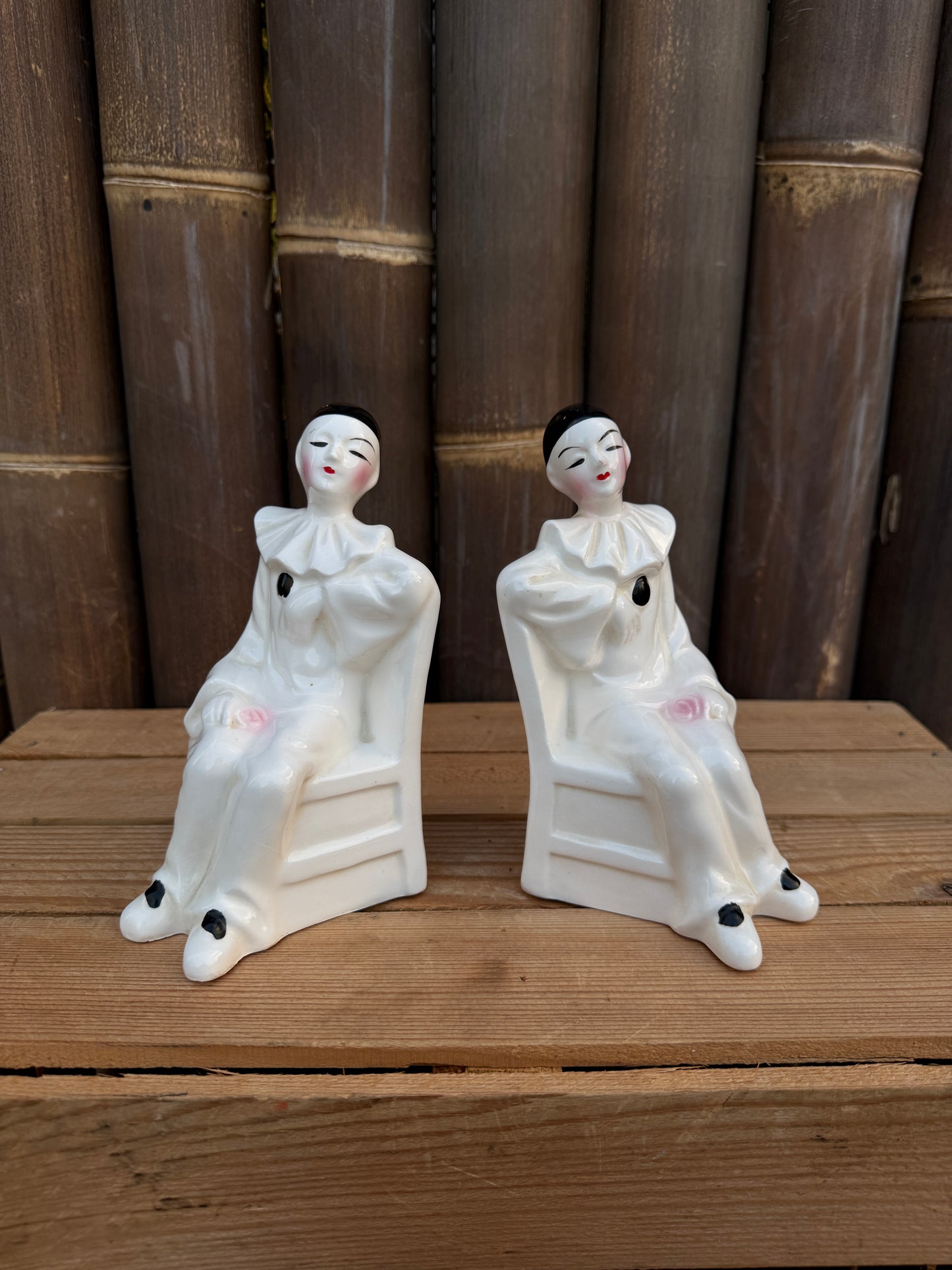 Set 2 vintage Pierrot clown boekensteunen keramiek
