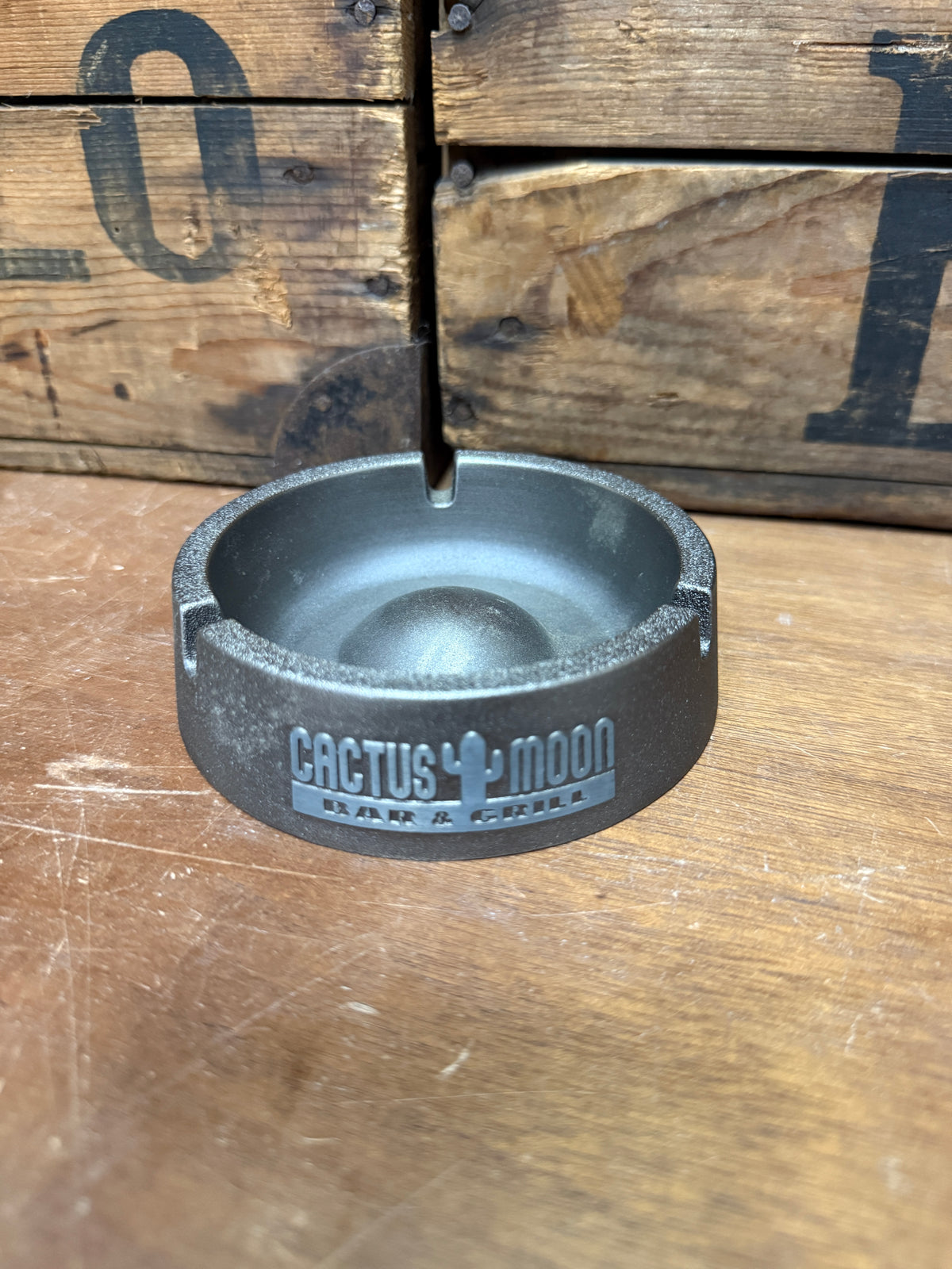Vintage Cactus Moon Bar & Grill metalen asbak