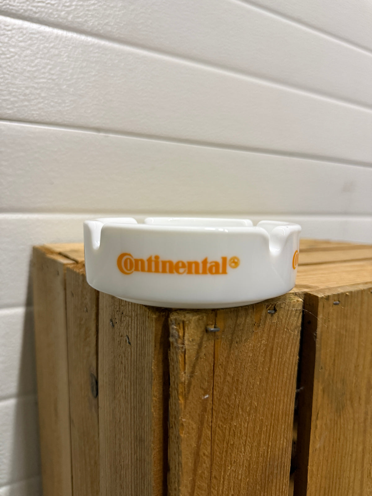 Continental witte opaalglazen reclameasbak