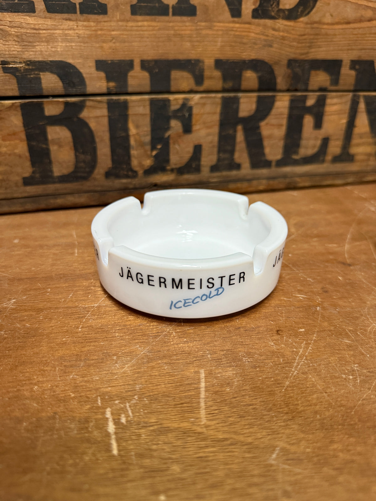 Vintage witte opaalglas reclame asbakken