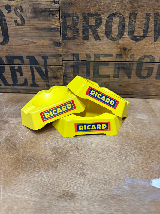 Vintage Ricard Mebel reclameasbak geel
