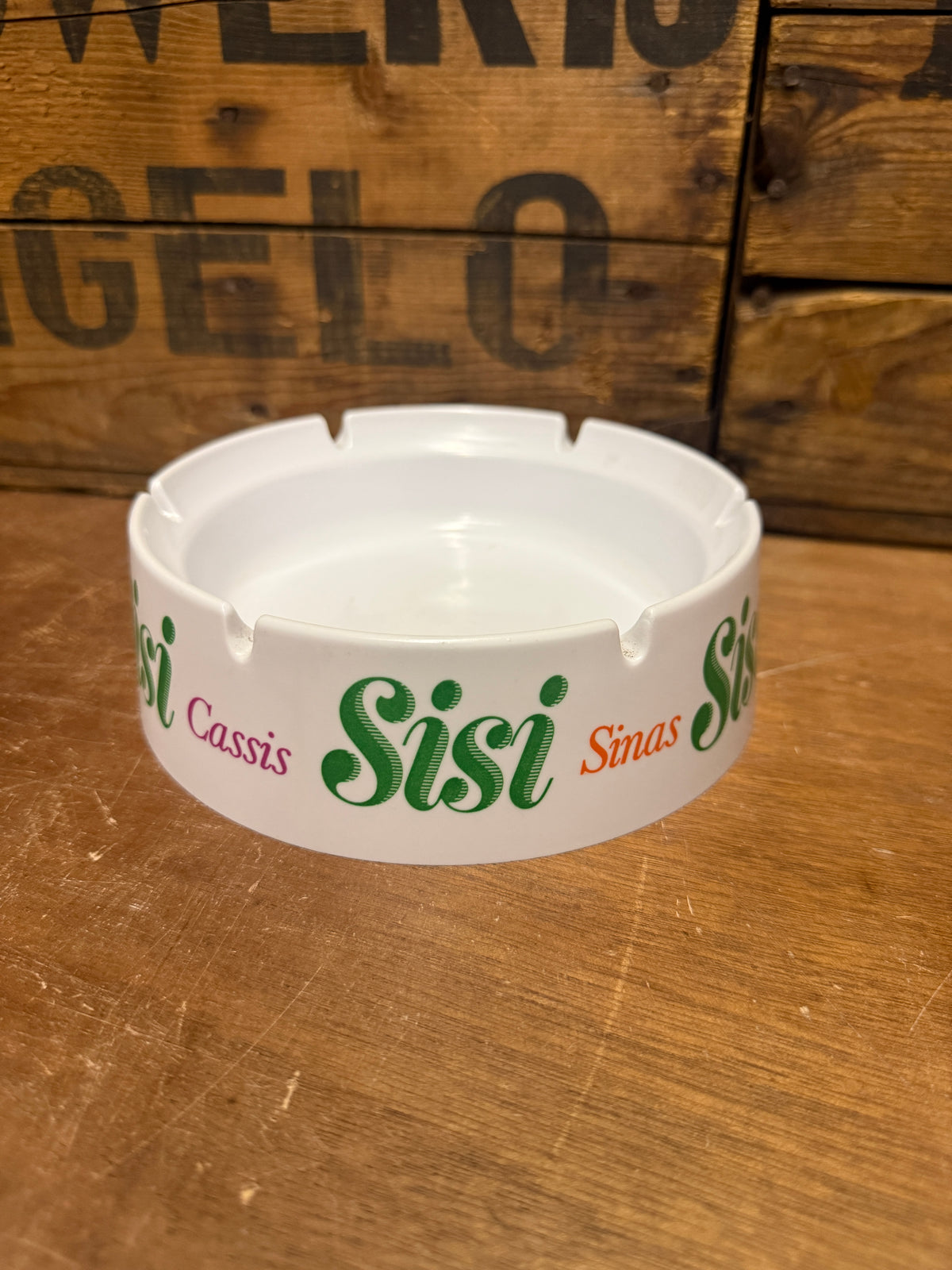 Sisi Cassis en Sinas reclameasbak