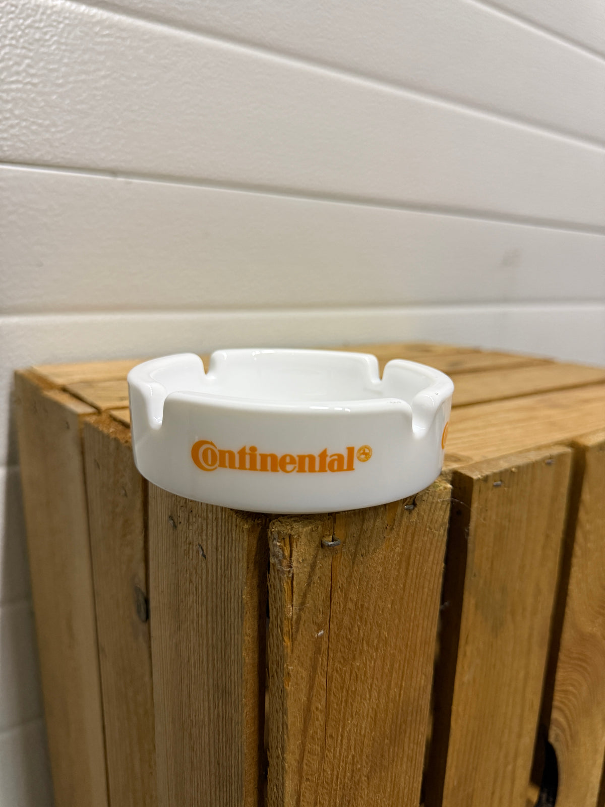 Continental witte opaalglazen reclameasbak