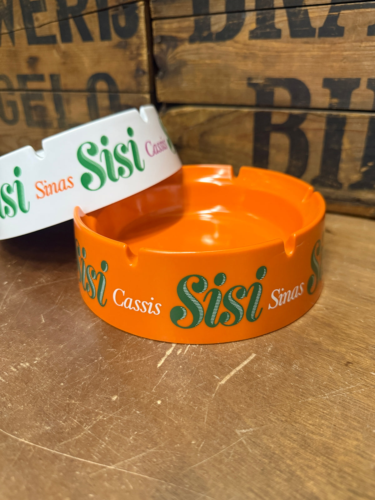 Sisi Cassis en Sinas reclameasbak