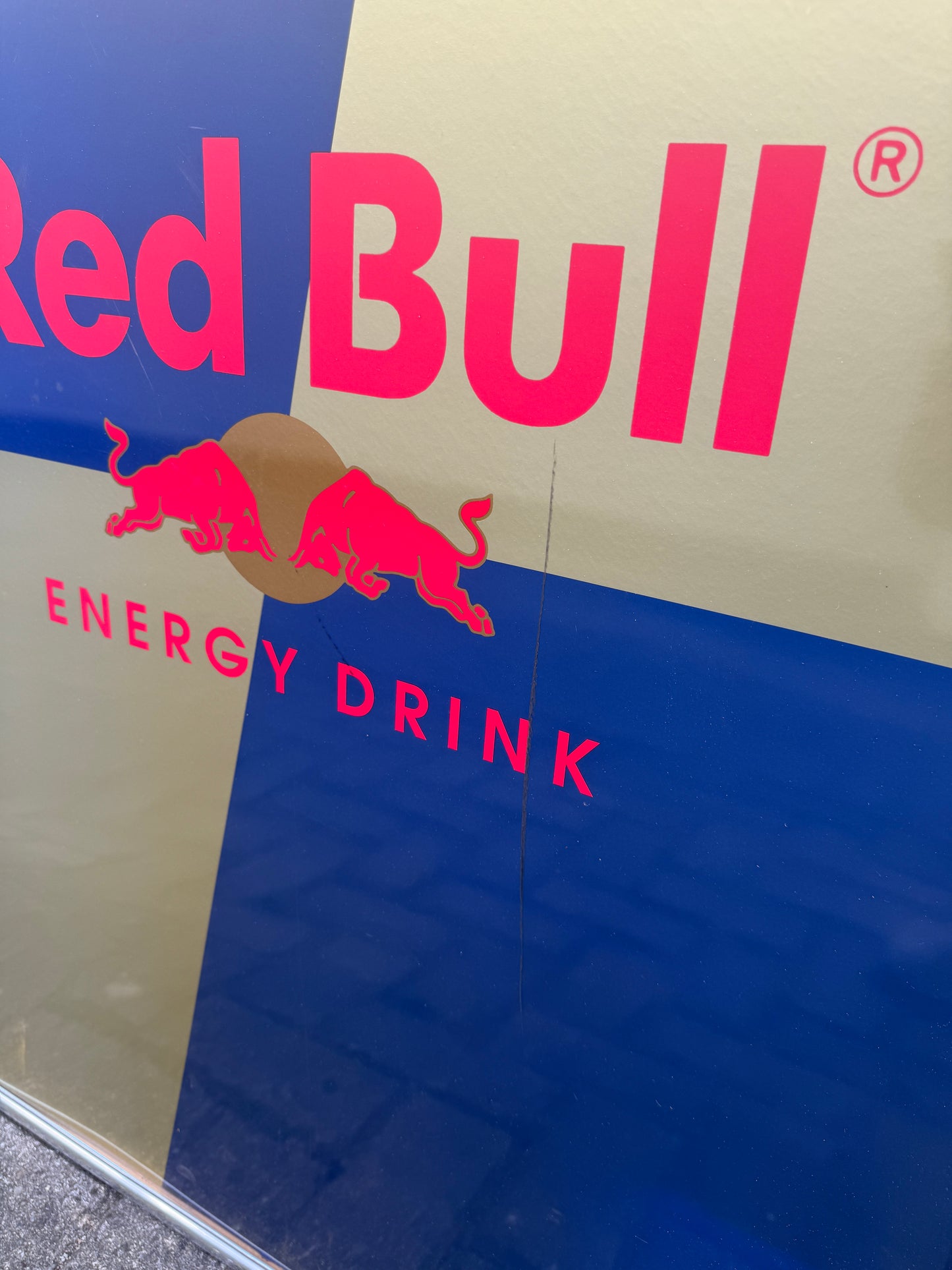 Originele vintage Red Bull poster in frame (100x70 cm)