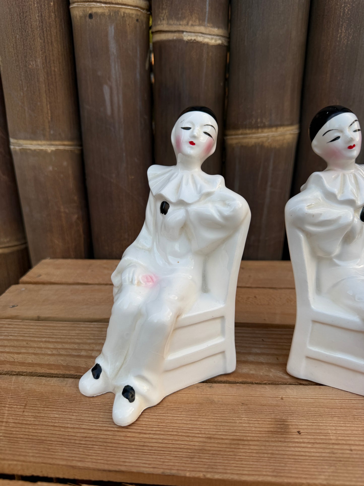 Set 2 vintage Pierrot clown boekensteunen keramiek