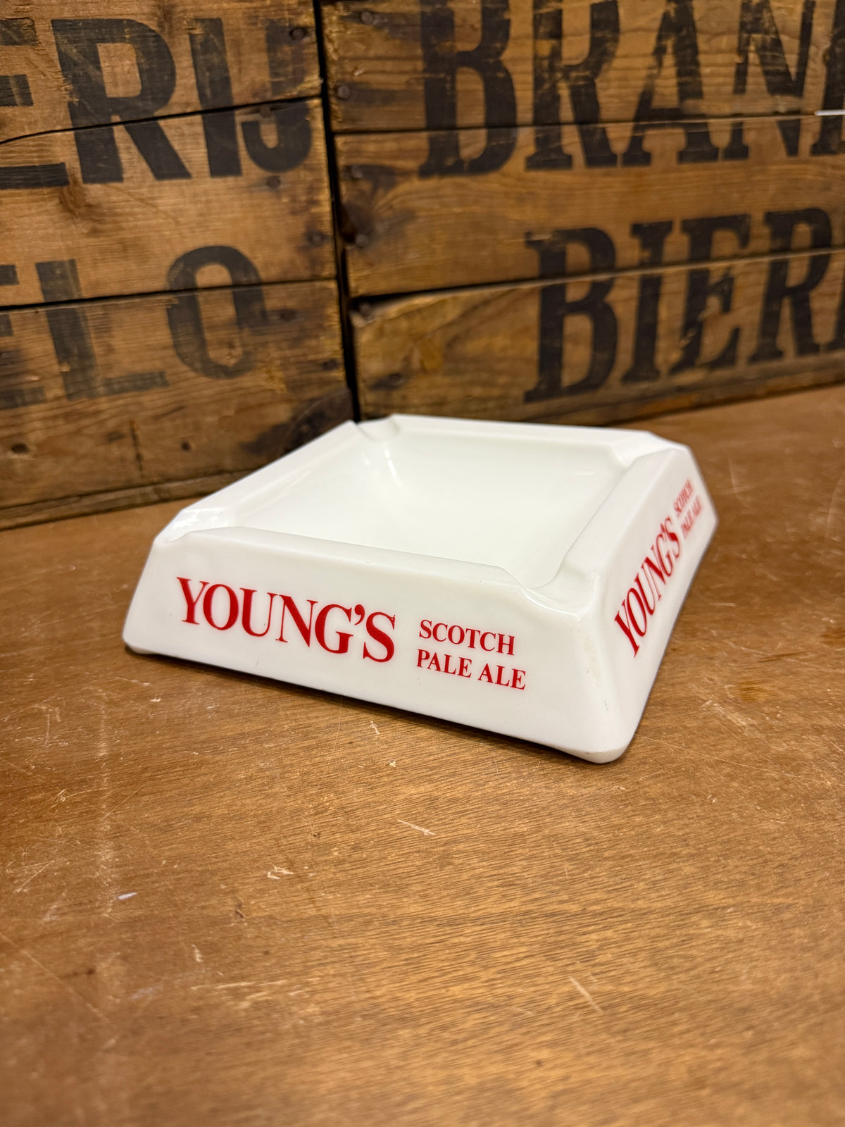 Vintage Young's Scotch Pale Ale reclameasbak