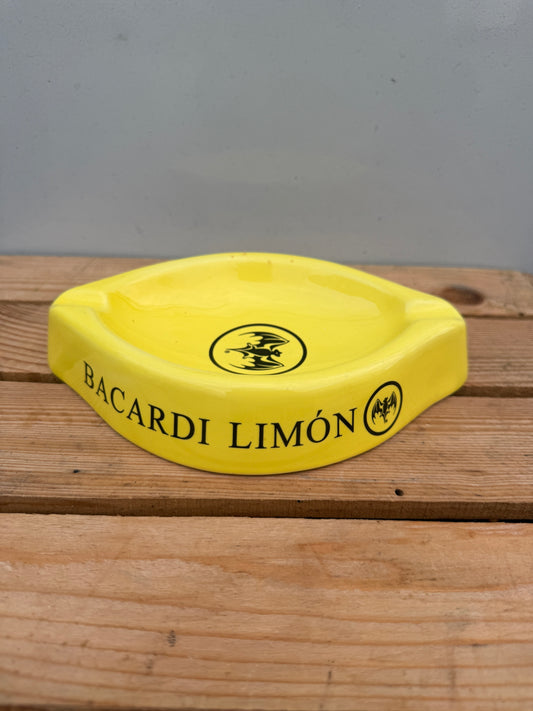Bacardi Limón reclame asbak druppelvorm