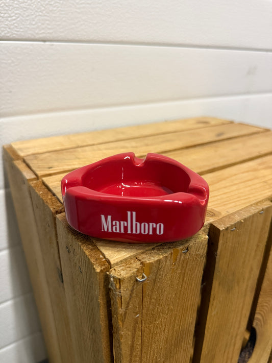 Marlboro reclameasbak driehoek aardewerk