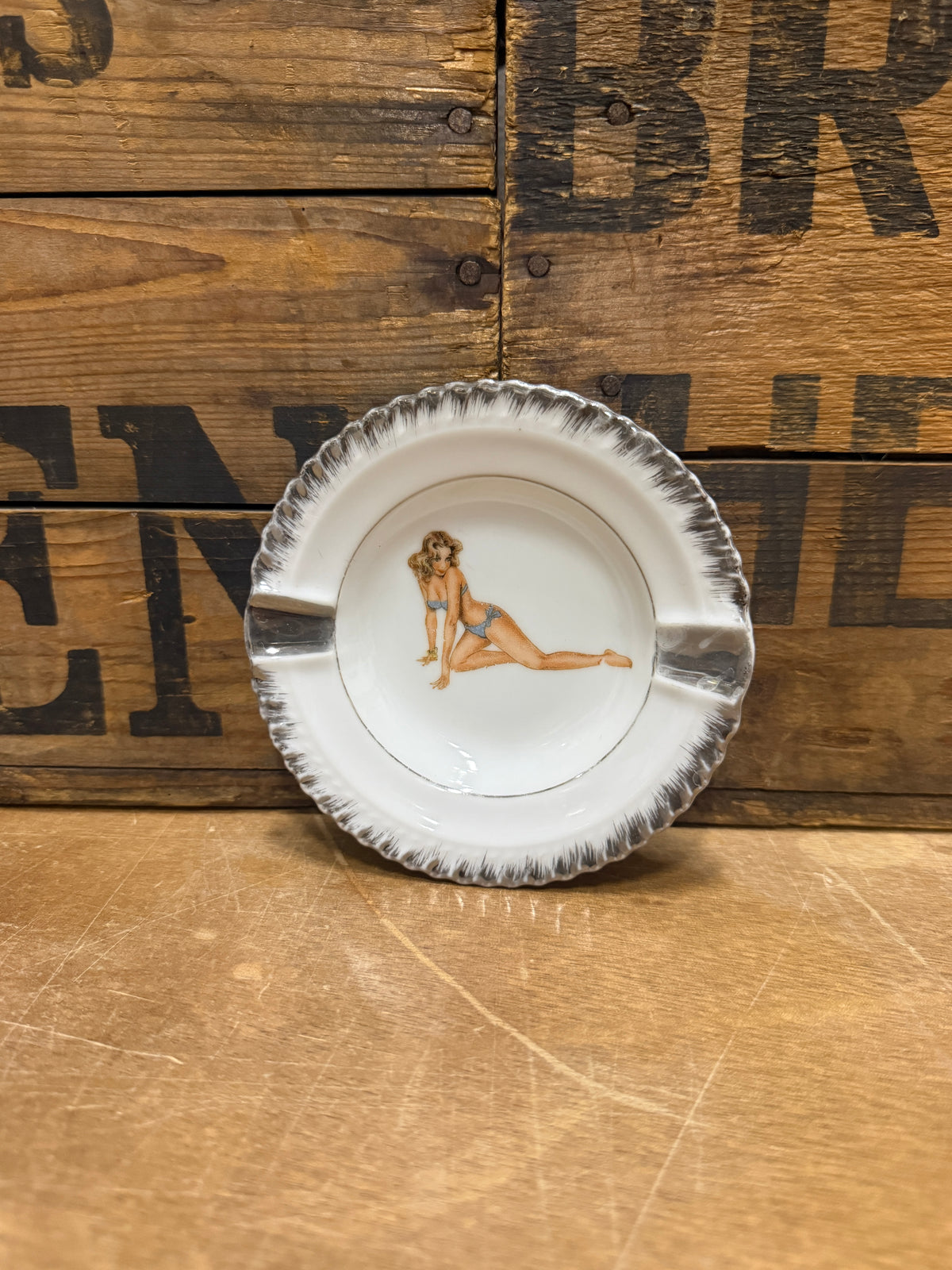 Vintage VEPE pin up asbak met luster