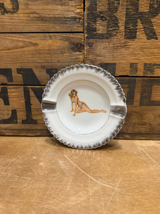 Vintage VEPE pin up asbak met luster